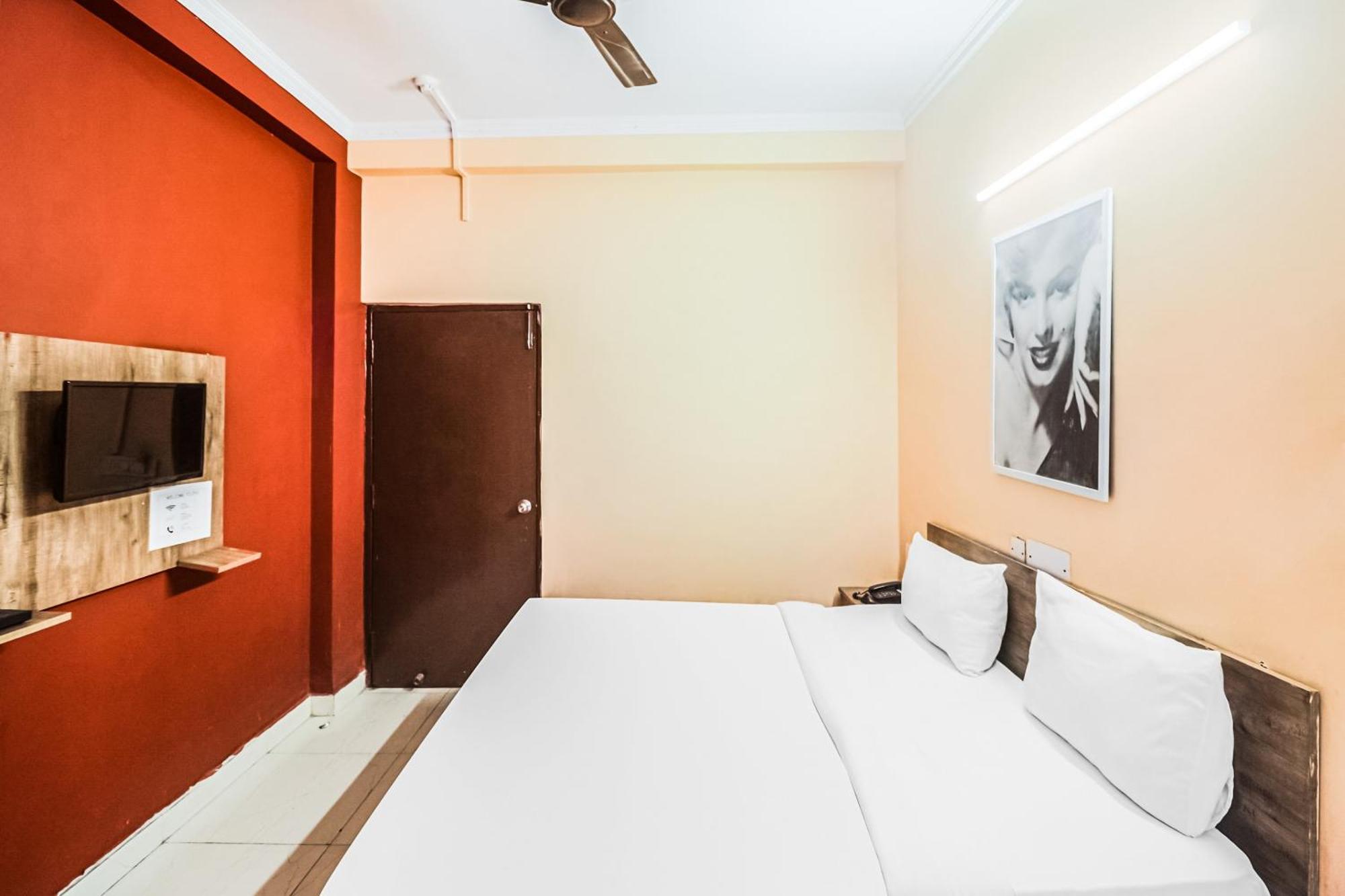 Hotel O Avni Residency Gurgaon Bagian luar foto